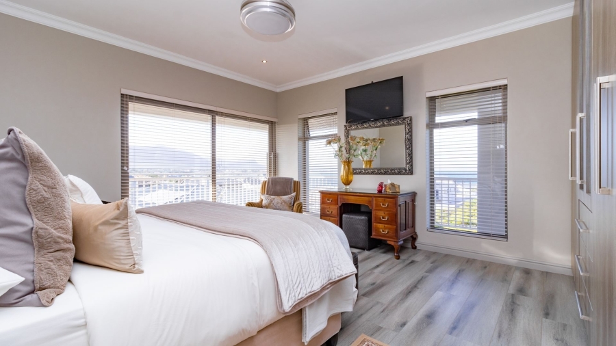 6 Bedroom Property for Sale in Kleinbaai Western Cape